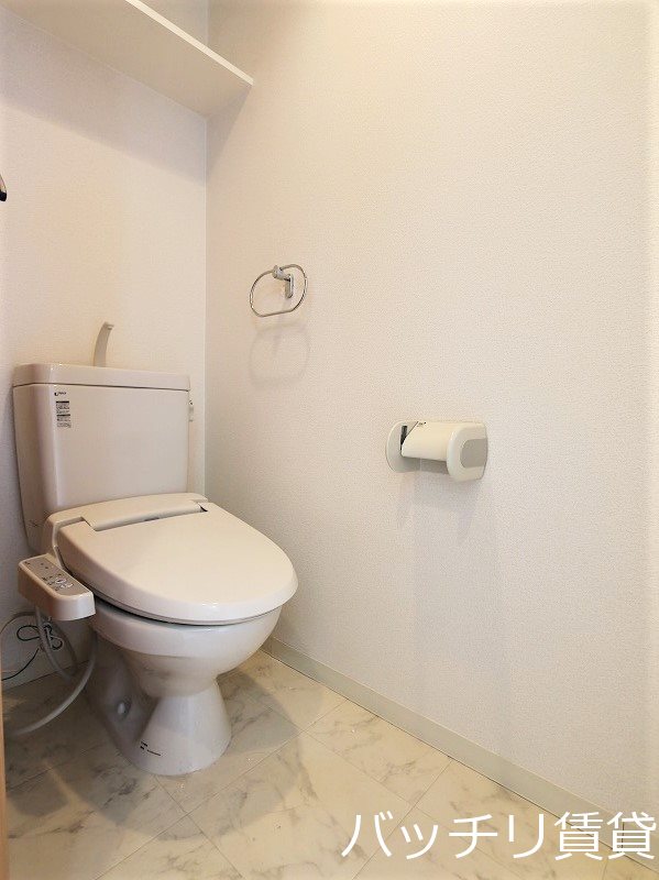 トイレ　別号室タイプの為、現状を優先いたします