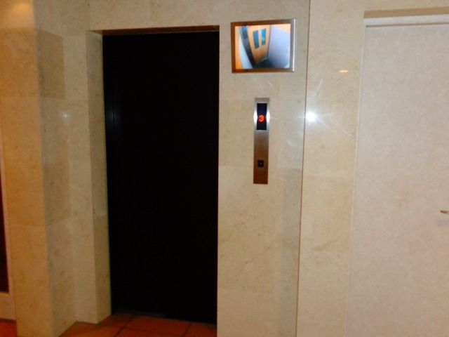 その他　カメラ付きエレベーター