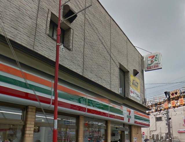 コンビニ　セブンイレブン 墨田鐘ヶ淵駅前店（コンビニ）まで242m