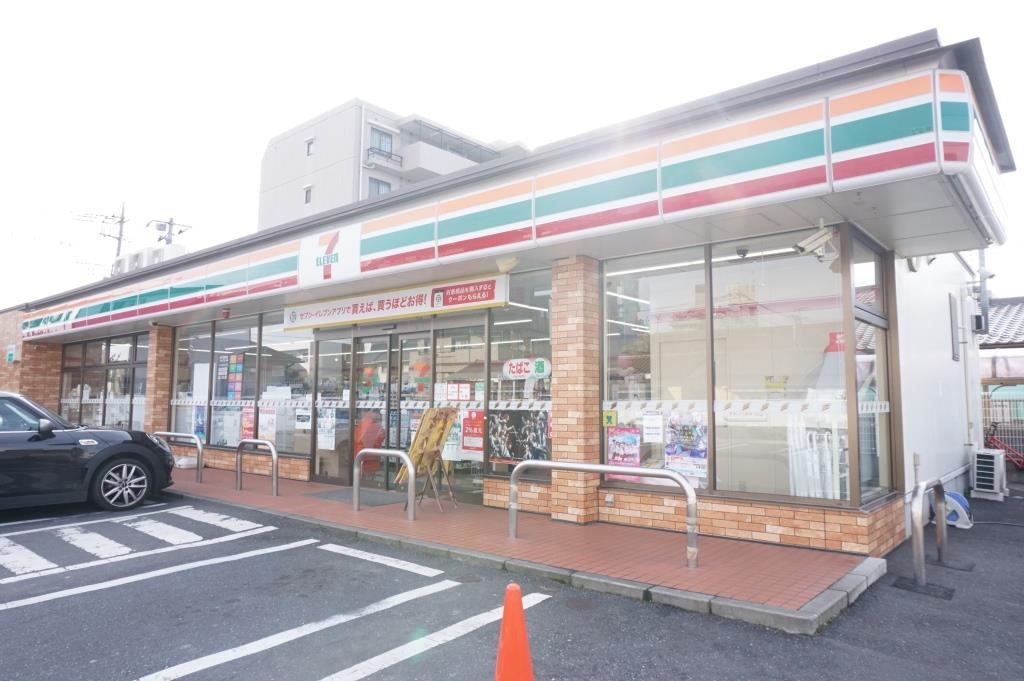 コンビニ　セブンイレブン 吉川木売2丁目店（コンビニ）まで307m