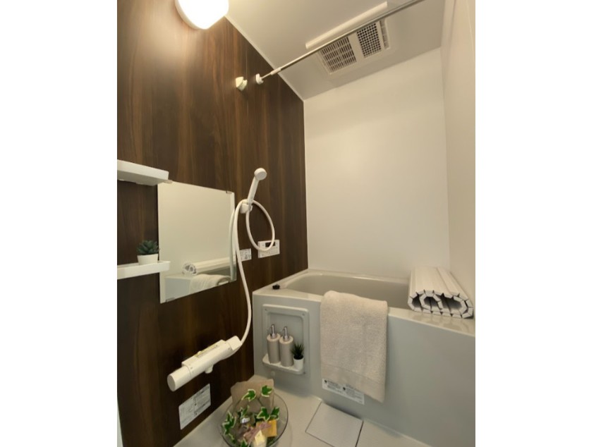 バス・シャワールーム　落ち着いた空間のお風呂です