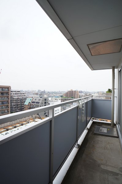 バルコニー　9階なので明るいバルコニー♪