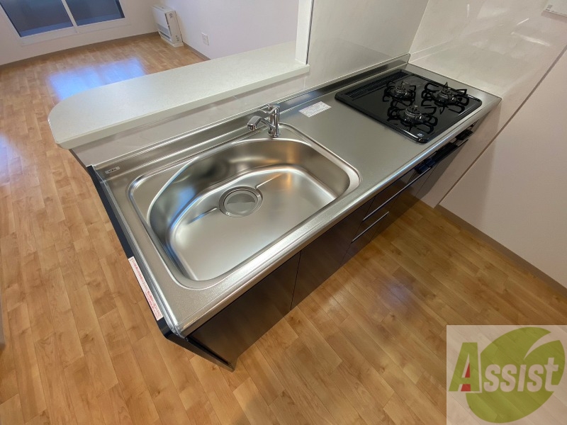 キッチン　洗い場が大きくて洗い物もしやすそうです。