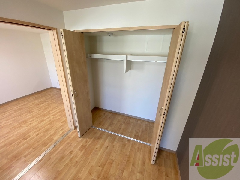 収納　寝室のクローゼットにもたくさん収納出来ますね！