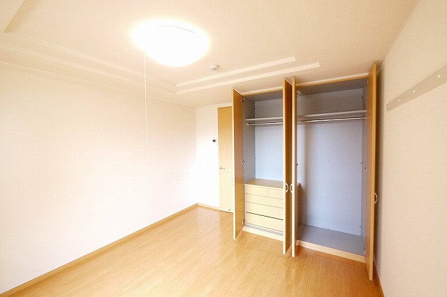 その他部屋・スペース　落ち着いて過ごせるお部屋なので、寝室にいかがでしょうか