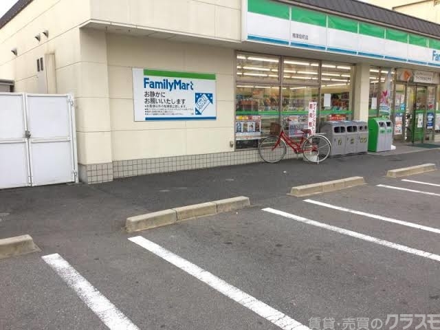 コンビニ　ファミリーマート梅津段町店（コンビニ）まで59m