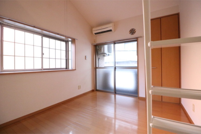 居室・リビング　広々としたお部屋です。