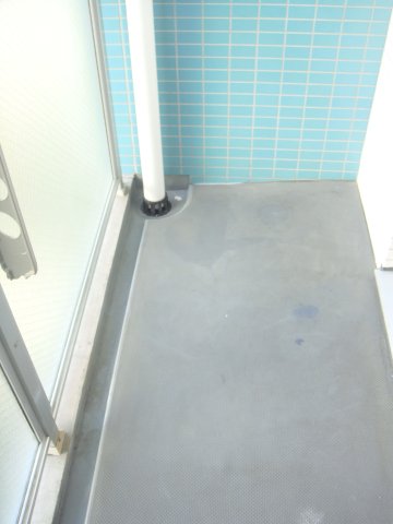 バルコニー　暖かな日差しのふりそそぐバルコニー