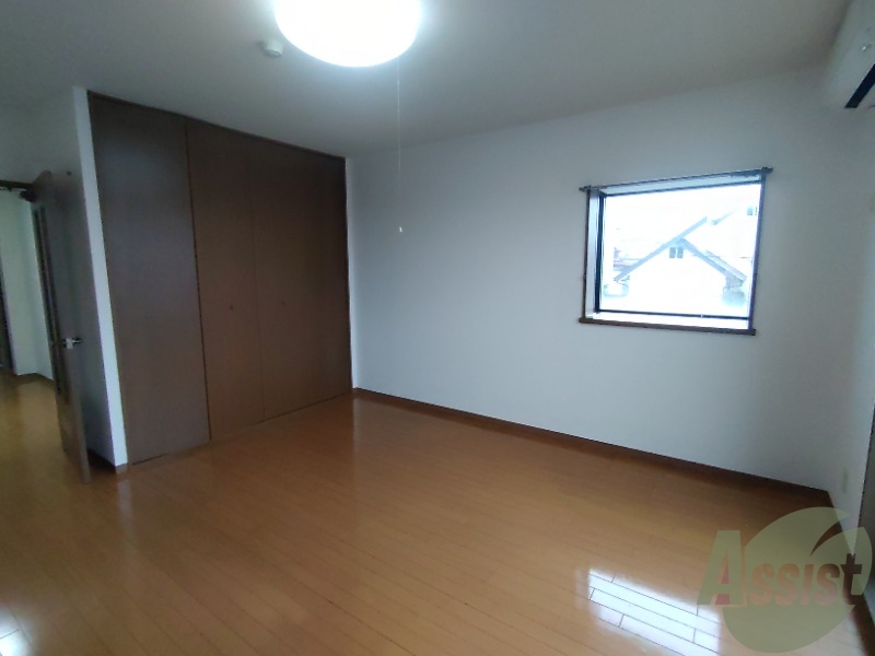 その他部屋・スペース　綺麗で家具もたくさん置けそうなリビングです。