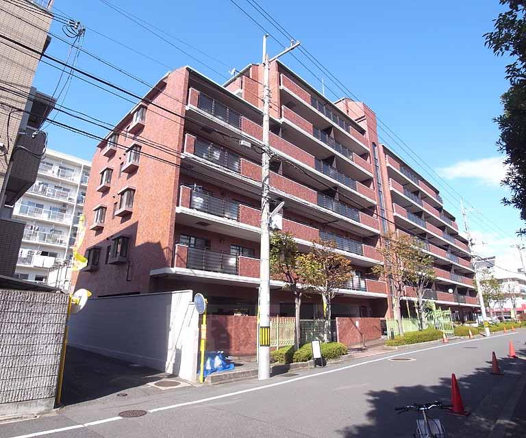 建物外観　豪華分譲マンション。堂々とした外観です。