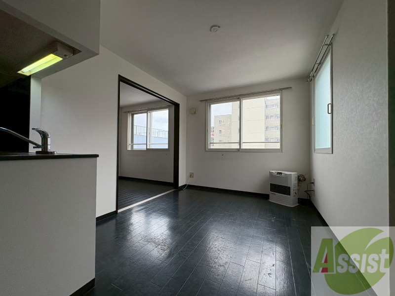 居室・リビング　広くてキレイなお部屋が広がっていて、充実した生活が送れそう。