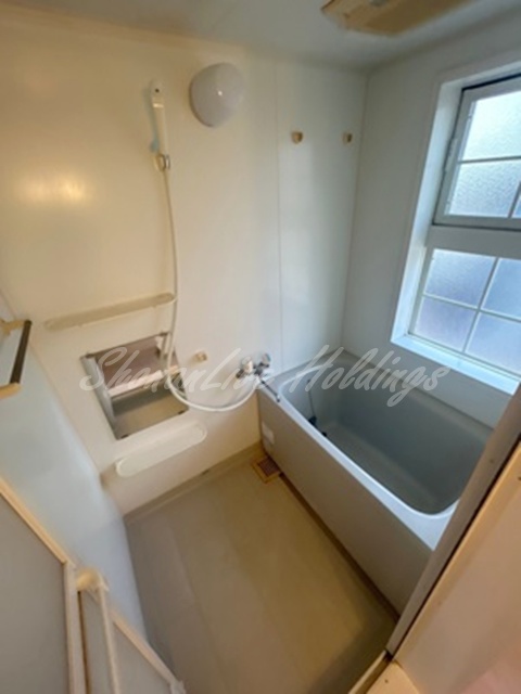 バス・シャワールーム　浴室乾燥機完備♪