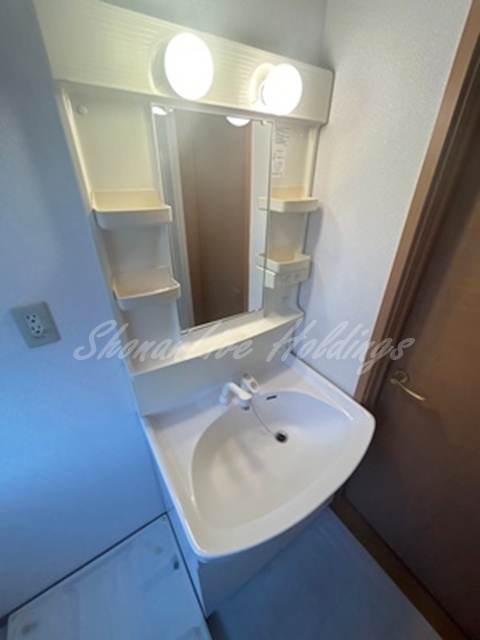 洗面設備　シャワー付き洗面台♪