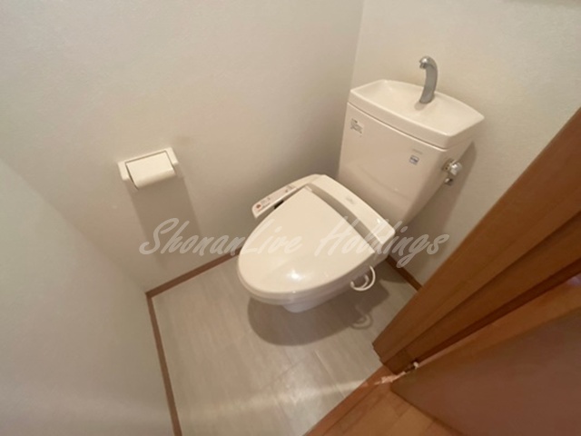 トイレ　温水洗浄便座付き♪