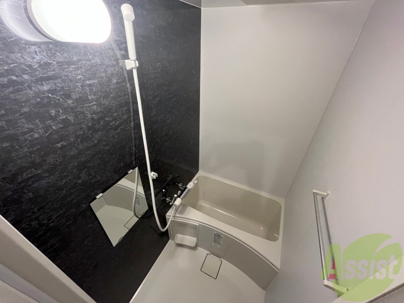 バス・シャワールーム　お風呂になります。一日の疲れを癒してくださいね。