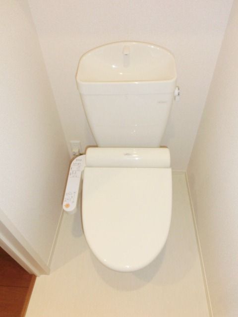 トイレ　ウォシュレット付きのトイレ