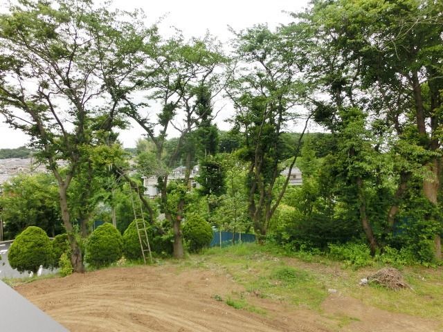 眺望　２Ｆからの景色、緑豊かな環境です。