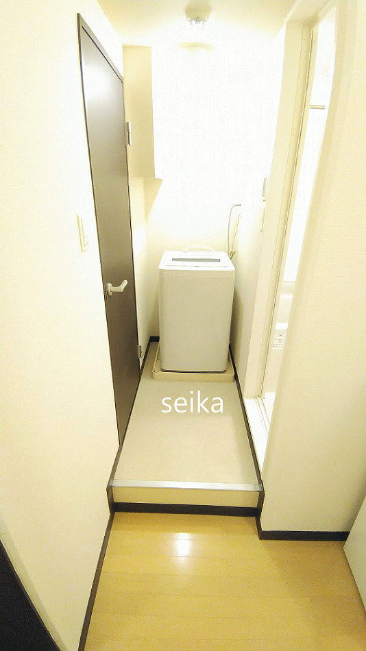 洗面設備　類似タイプ室内※参考写真