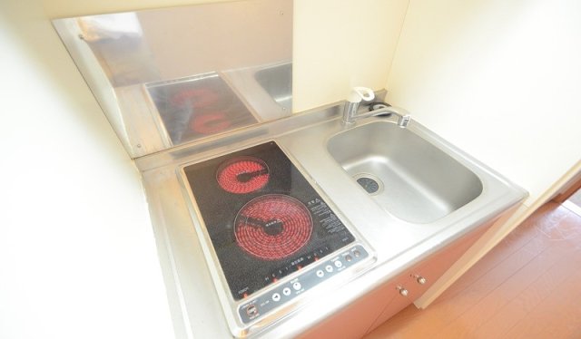 キッチン　同物件別号室