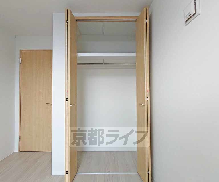 収納　十分な収納力を確保したクローゼットです。