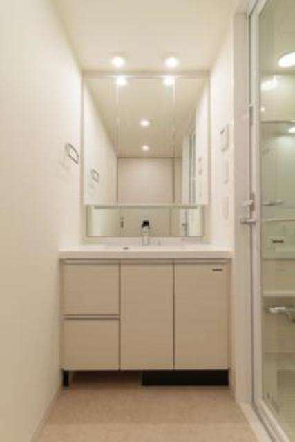 洗面設備　※写真は同タイプ住戸です。