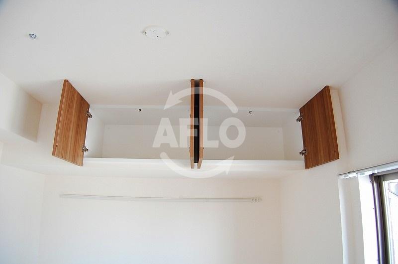 収納　プレサンス難波セレクト　上部収納棚