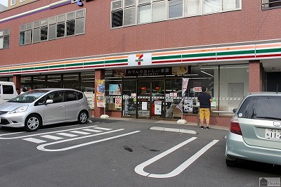 コンビニ　セブンイレブン（コンビニ）まで1850m