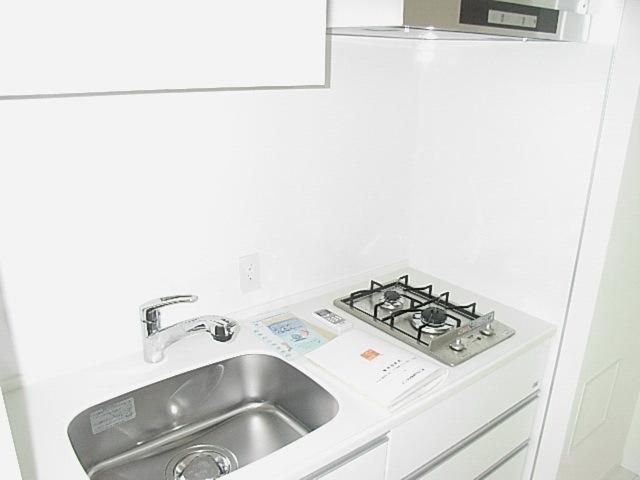 キッチン　★お料理らくらくシステムキッチン２口の１Kです★