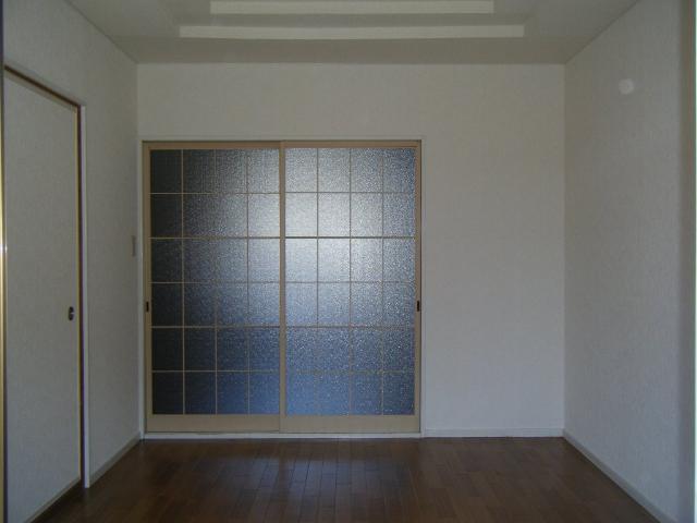 その他部屋・スペース　洋室（テラス側より）