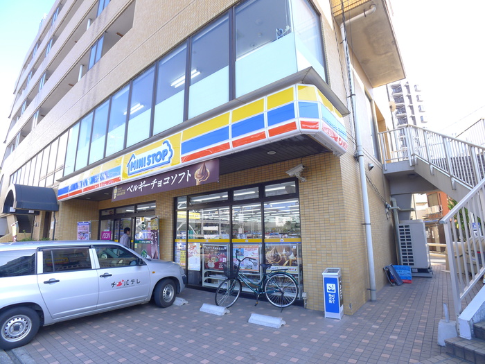 コンビニ　ミニストップ（コンビニ）まで200m