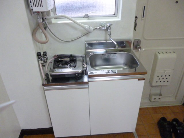 キッチン　コンパクトなキッチンで掃除もラクラク