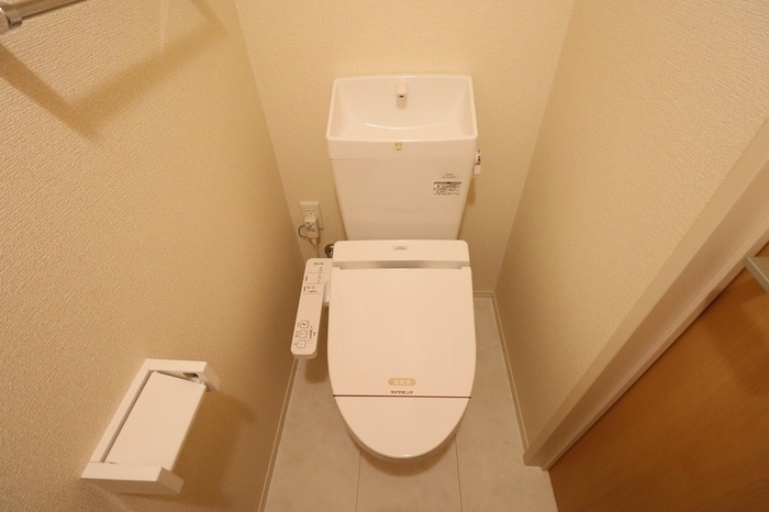 トイレ　温水洗浄暖房便座
