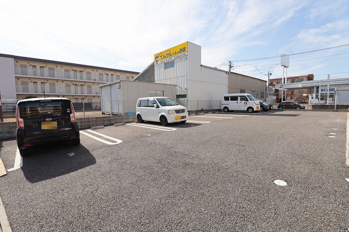 駐車場　駐車場