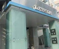 コンビニ　ローソン六本木三丁目店（コンビニ）まで66m