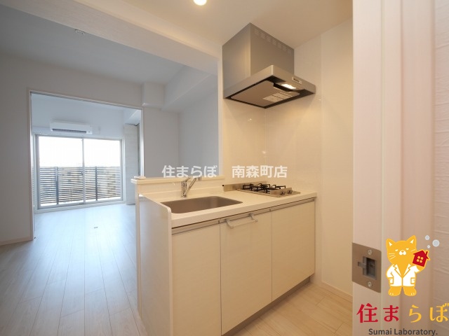 キッチン　「ただの部屋探しじゃない。“あなたの暮らし”探しです。」