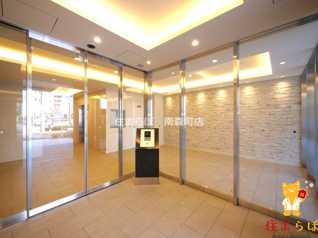 エントランス　「暮らしの設計図は、ここから始まります。」