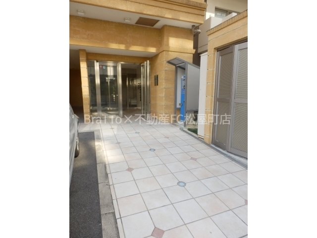 エントランス　マンション共用部分