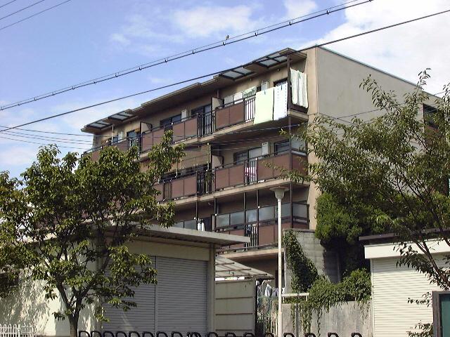 建物外観　☆彡生活も便利な立地で快適新生活をぜひ♪リノベーション♪