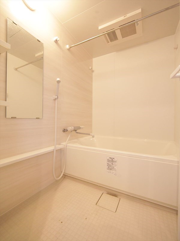 バス・シャワールーム　バスルーム　浴室暖房乾燥機付き