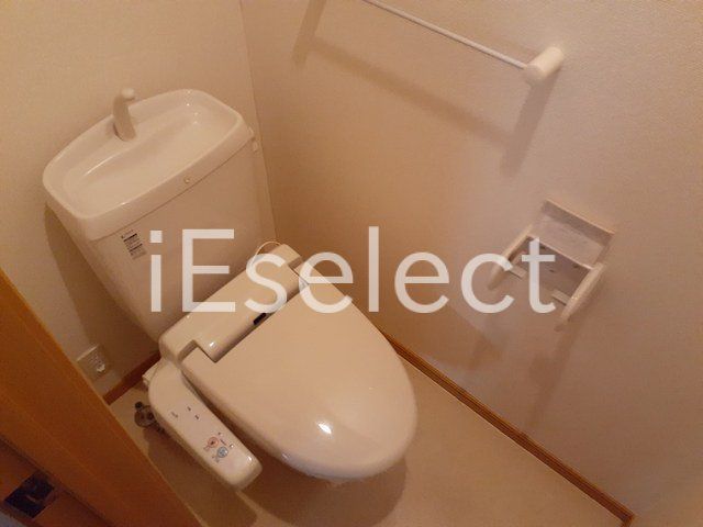 トイレ　洗浄機能付き♪