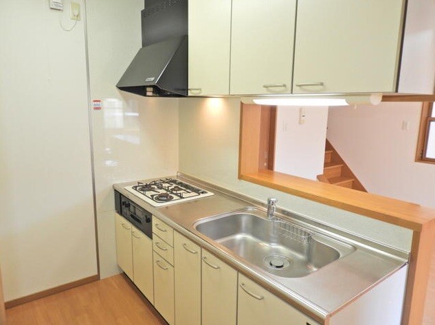 キッチン　※参考画像（間取り反転）