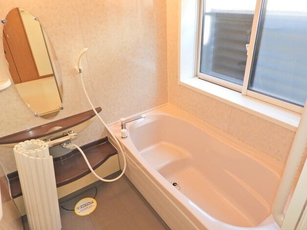 バス・シャワールーム　※参考画像（間取り反転）