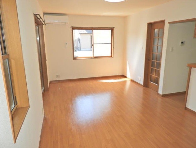 居室・リビング　※参考画像（間取り反転）