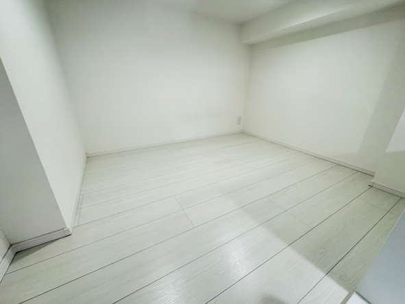 玄関　※同物件別号室の参考写真です。