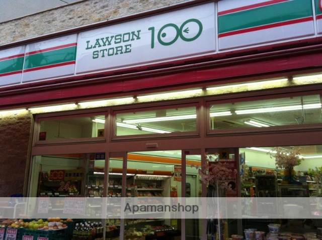 コンビニ　ローソンストア１００（コンビニ）まで185m