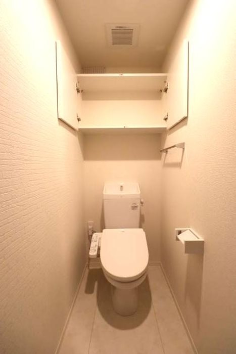 トイレ　トイレはウォシュレット付です。