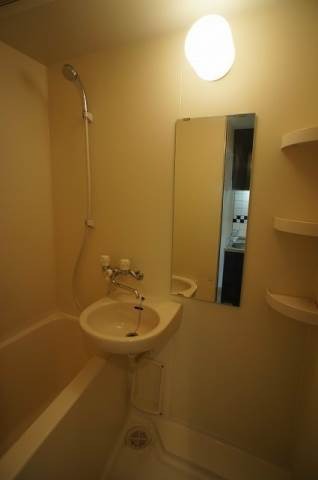 バス・シャワールーム　同型イメージ