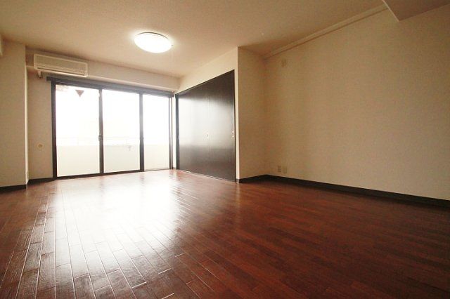 居室・リビング　別タイプ部屋　参考写真です