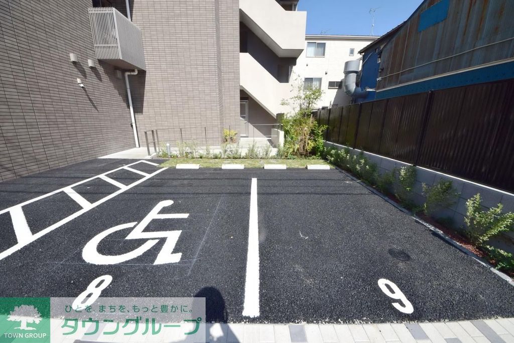 駐車場　駐車場