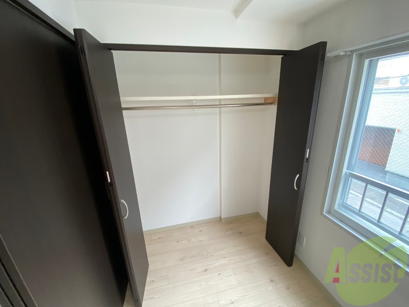 収納　寝室の収納です。部屋がすっきり片付きます。